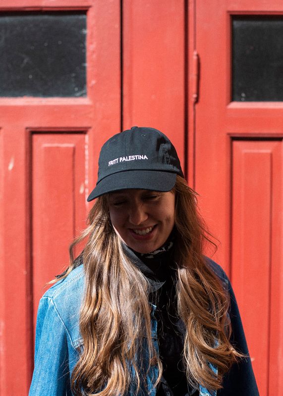 Brodert caps - Fritt Palestina på norsk, svart