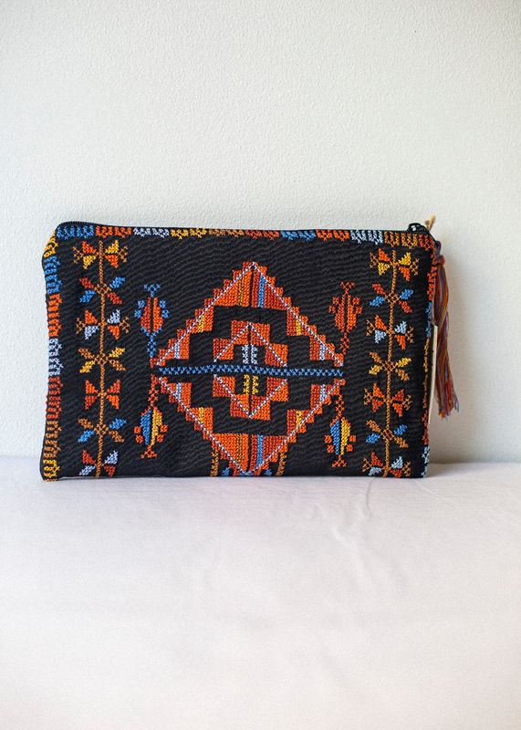Brodert selskapsveske, sort og fargerik