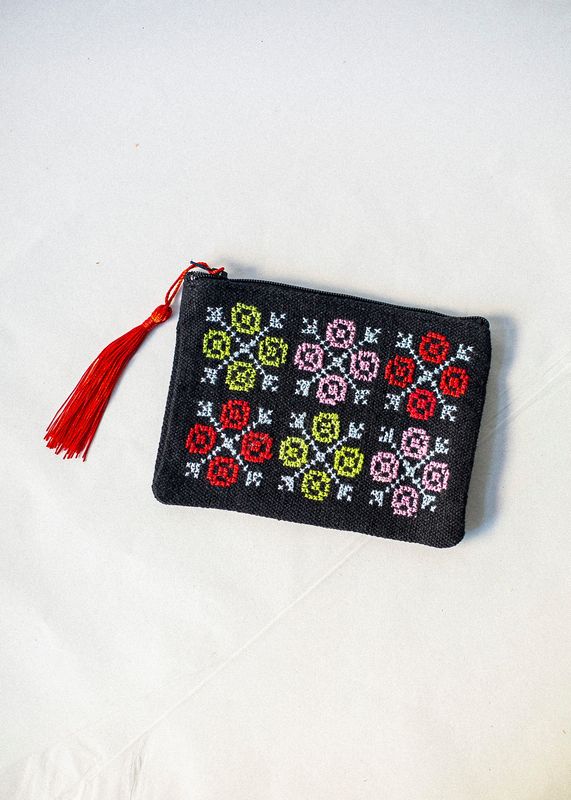 Liten brodert pung, svart og flerfarget